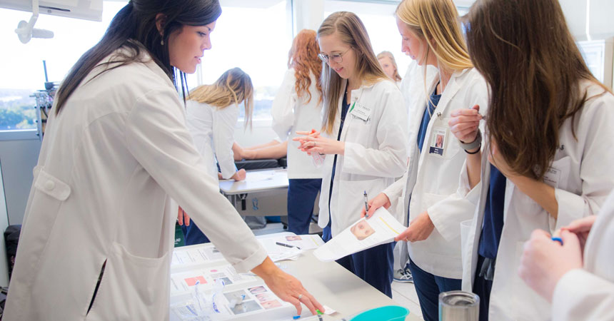 Physicians Assistant Students in the Pa Clinic 00032